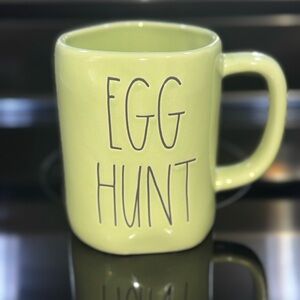 NWT, Rae Dunn, Easter mug, egg hunt